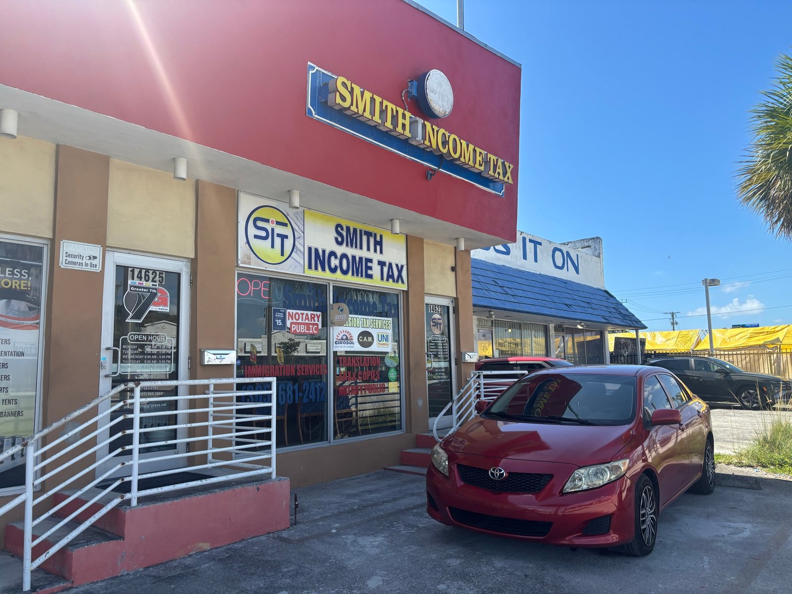 Smith Income Tax storefront in Miami